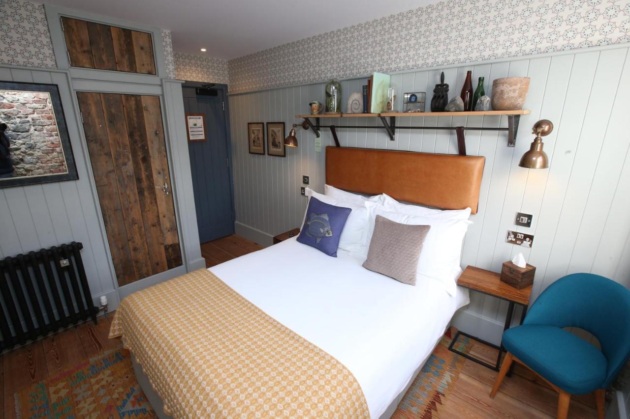 The Pilot Boat Hotel Lyme Regis Eksteriør billede